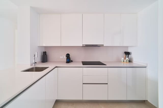 2 bedroom Apartment for sale in El Higuerón, Fuengirola with pool garage - € 567,000 (Ref: 9536582)
