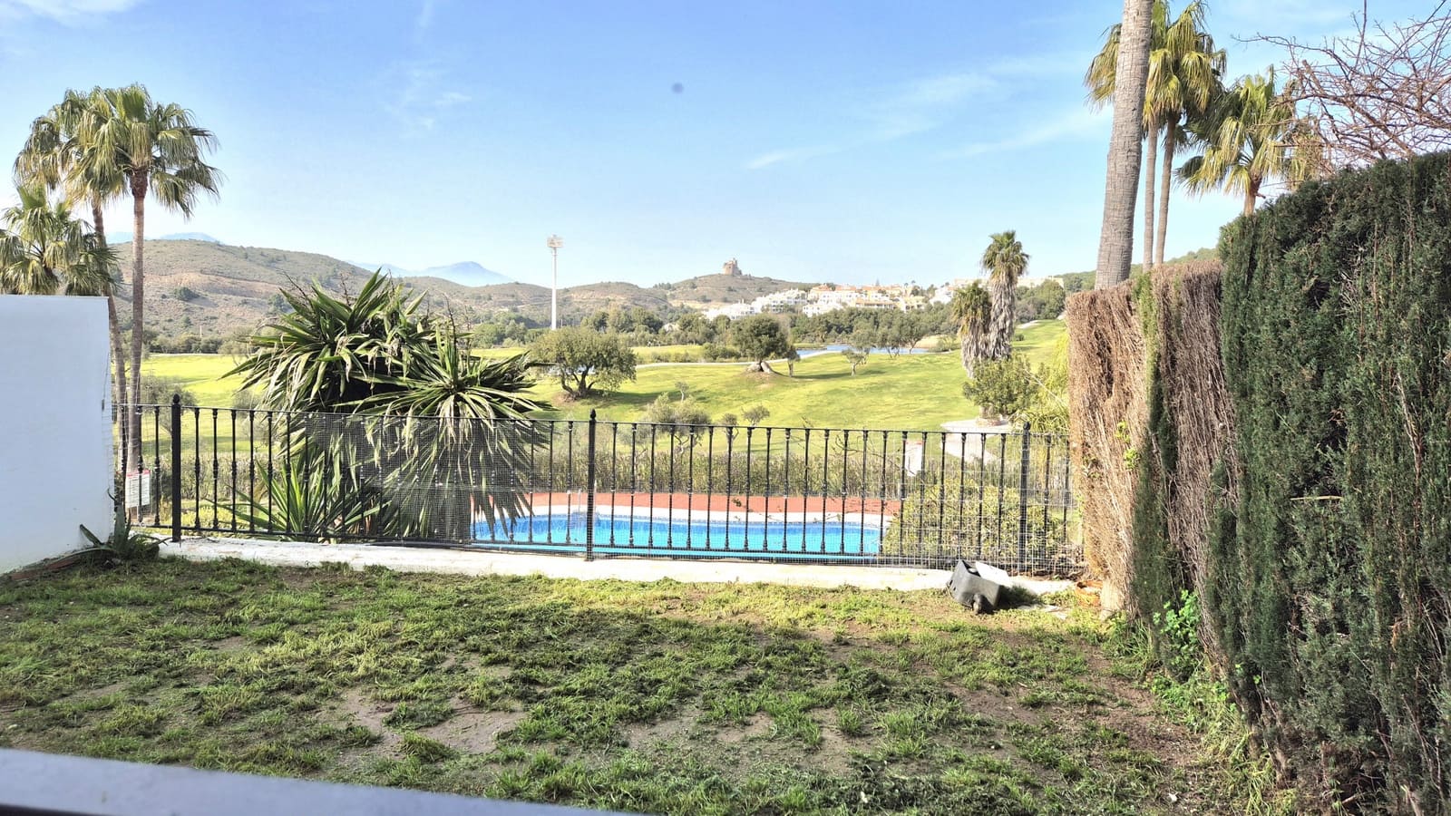 3 quarto Casa em Banda para venda em Alhaurin Golf com piscina garagem - 470 000 € (Ref: 9639783)