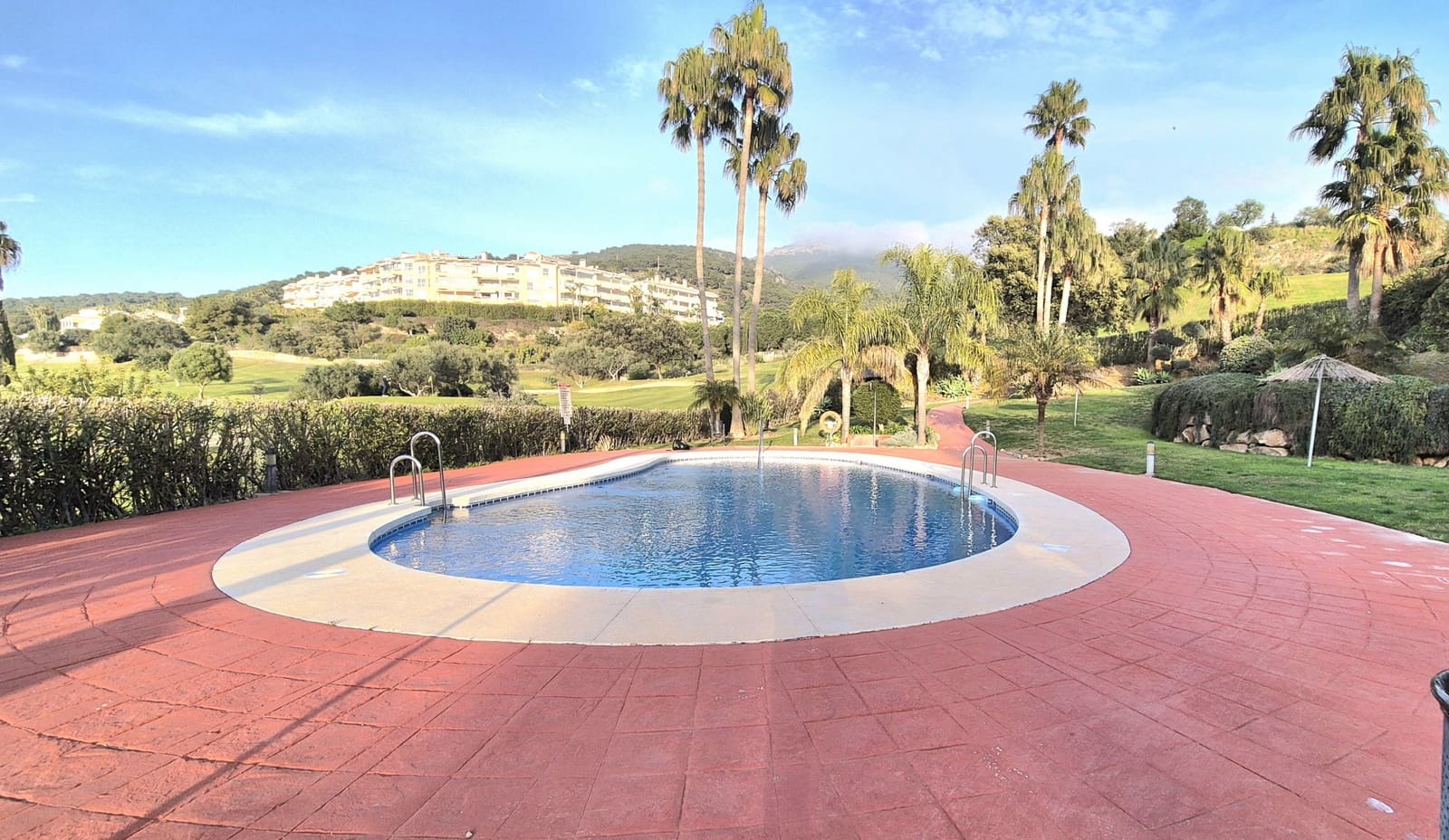 3 quarto Casa em Banda para venda em Alhaurin Golf com piscina garagem - 470 000 € (Ref: 9639783)
