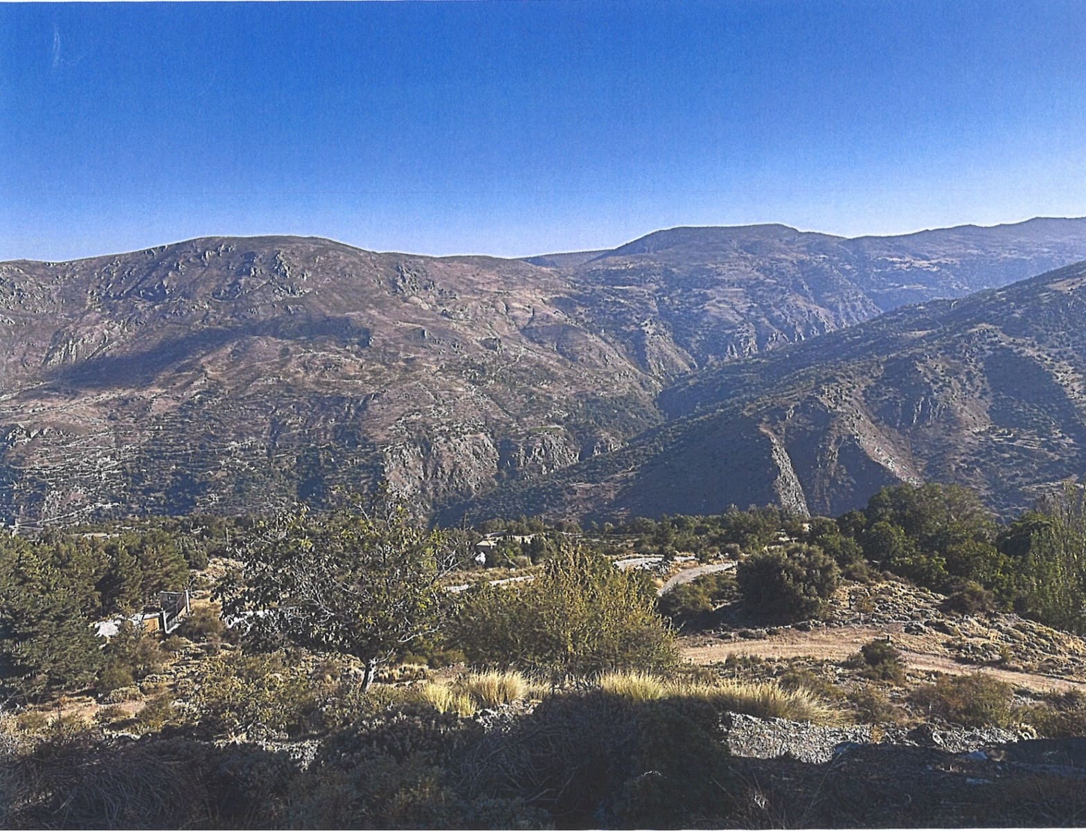 Działka budowlana na sprzedaż w Guejar Sierra - 890 000 € (Ref: 9665335)