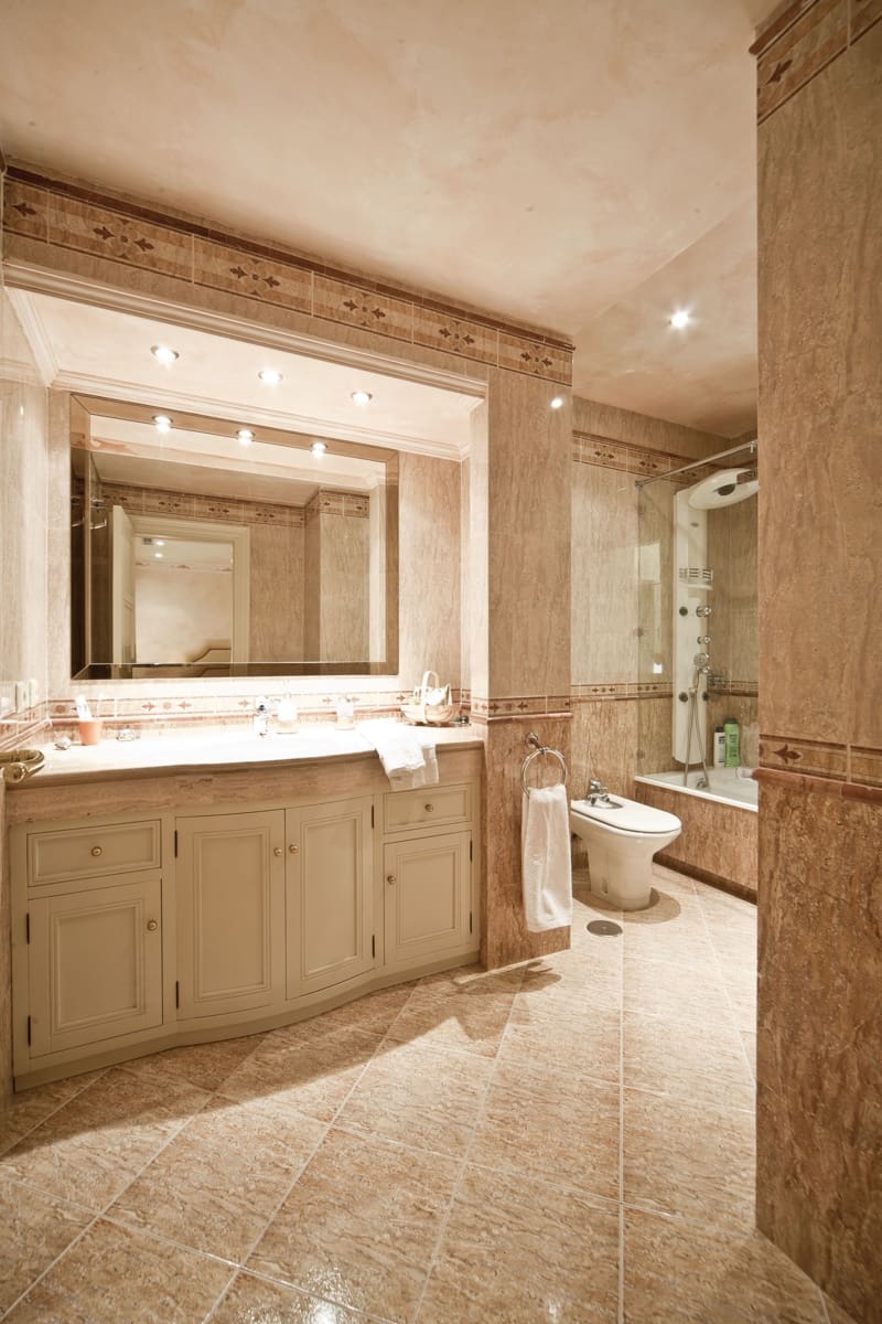 6 soveværelse Villa til salg i Nueva Andalucia med swimmingpool garage - € 7.500.000 (Ref: 9795540)