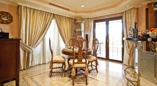 6 soveværelse Villa til salg i Nueva Andalucia, Marbella med swimmingpool garage - € 7.500.000 (Ref: 9795540)