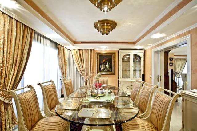 6 soveværelse Villa til salg i Nueva Andalucia, Marbella med swimmingpool garage - € 7.500.000 (Ref: 9795540)