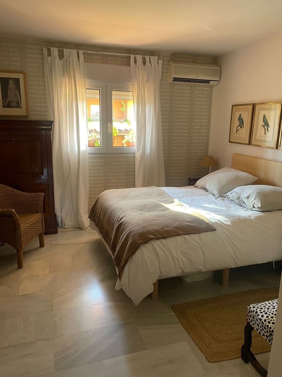 Apartamento de 2 habitaciones en Marbella en venta con piscina garaje - 490.000 € (Ref: 9832774)