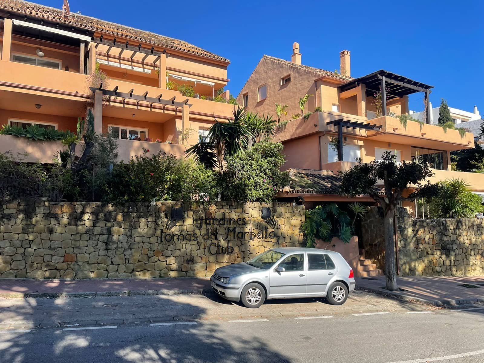 Apartamento de 2 habitaciones en Marbella en venta con piscina garaje - 490.000 € (Ref: 9832774)