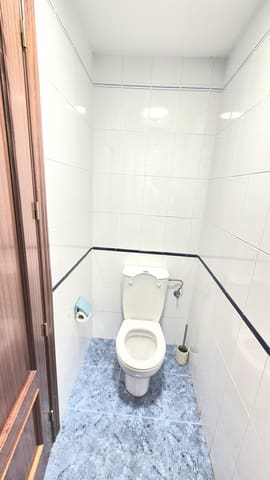 2 quarto Penthouse para arrendar em Marbella com piscina garagem - 1 850 € (Ref: 9911872)