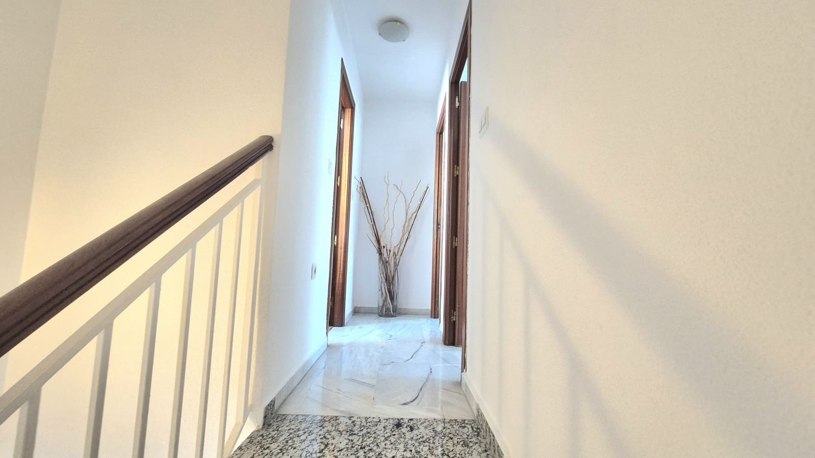 2 quarto Penthouse para arrendar em Marbella com piscina garagem - 1 850 € (Ref: 9911872)