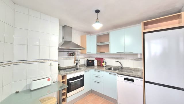 2 quarto Penthouse para arrendar em Marbella com piscina garagem - 1 850 € (Ref: 9911872)
