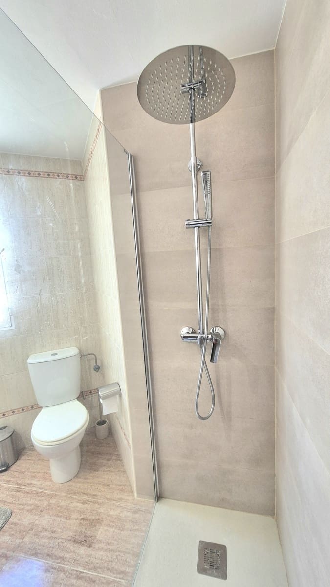 2 quarto Penthouse para arrendar em Marbella com piscina garagem - 1 850 € (Ref: 9911872)