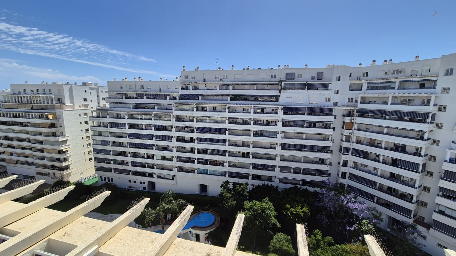 2 quarto Penthouse para arrendar em Marbella com piscina garagem - 1 850 € (Ref: 9911872)