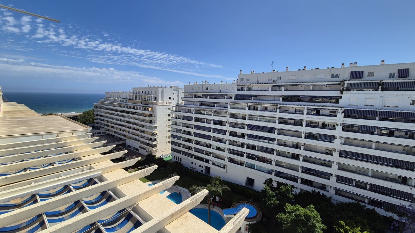 2 quarto Penthouse para arrendar em Marbella com piscina garagem - 1 850 € (Ref: 9911872)