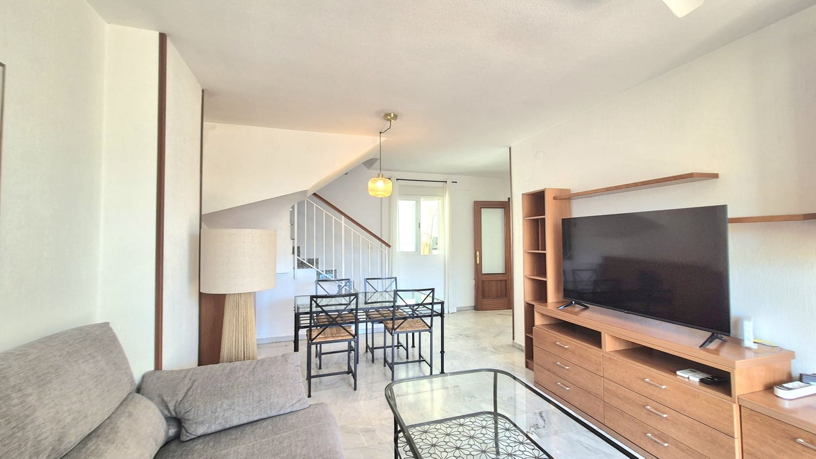 2 quarto Penthouse para arrendar em Marbella com piscina garagem - 1 850 € (Ref: 9911872)