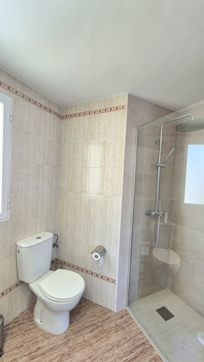 2 quarto Penthouse para arrendar em Marbella com piscina garagem - 1 850 € (Ref: 9911872)