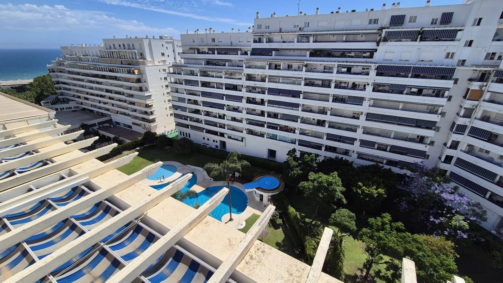 2 quarto Penthouse para arrendar em Marbella com piscina garagem - 1 850 € (Ref: 9911872)