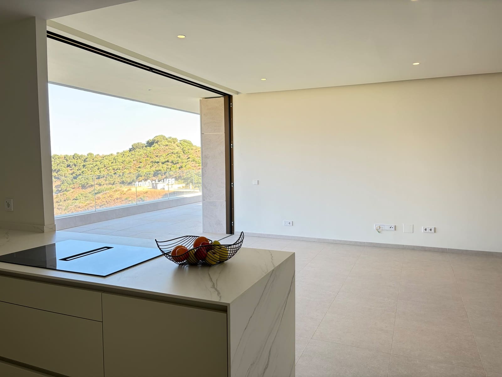 3 bedroom Apartment for sale in Marbella with pool garage - € 1,490,000 (Ref: 9943833)