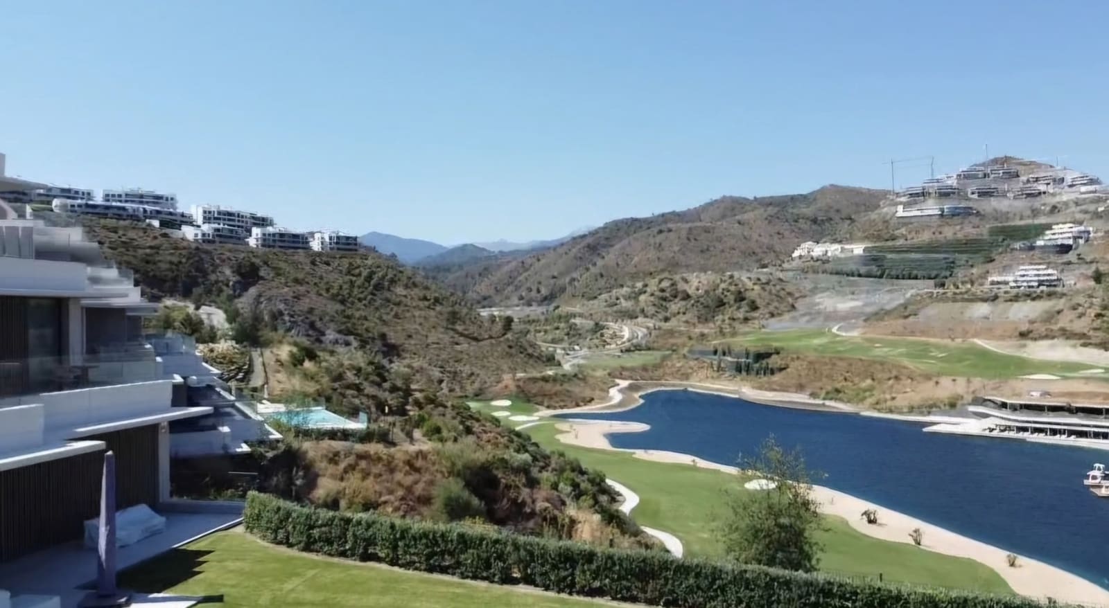 3 bedroom Apartment for sale in Marbella with pool garage - € 1,490,000 (Ref: 9943833)
