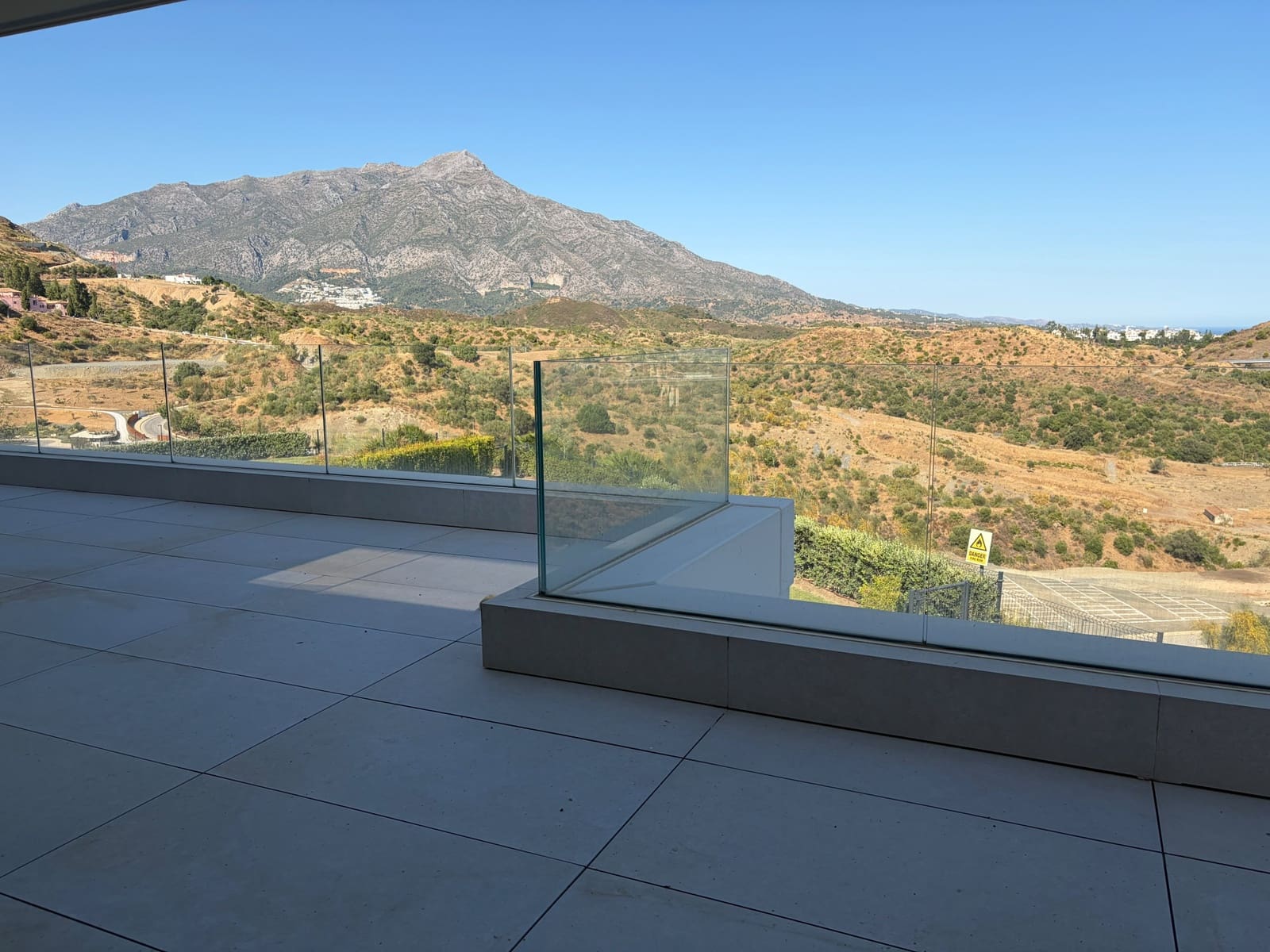 3 bedroom Apartment for sale in Marbella with pool garage - € 1,490,000 (Ref: 9943833)