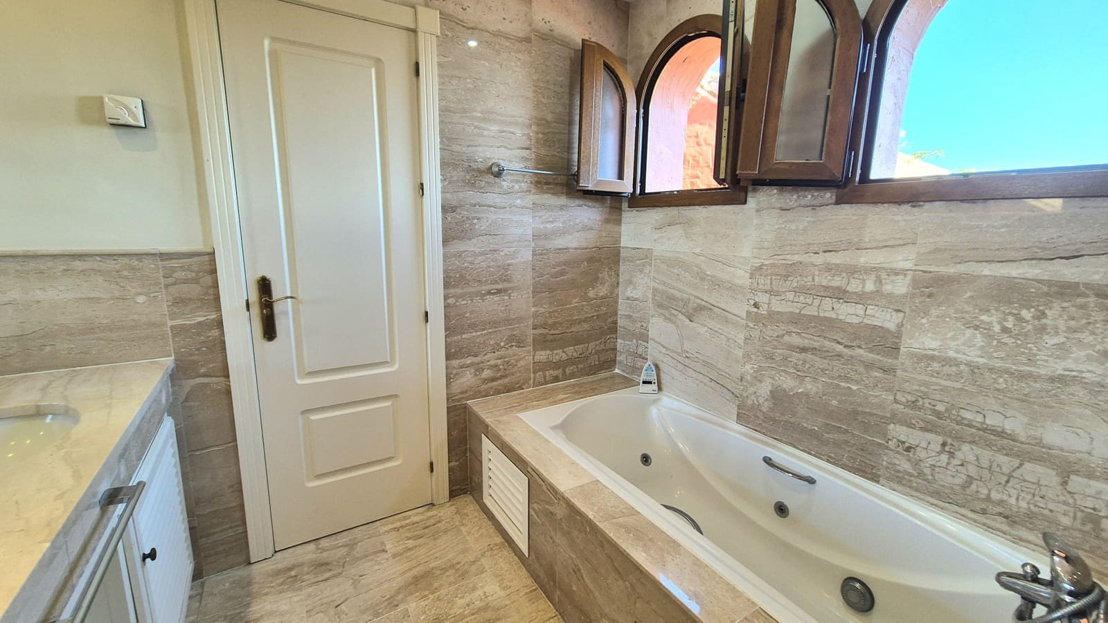 3 slaapkamer Penthouse te koop in Atalaya-Isdabe met zwembad garage - € 1.550.000 (Ref: 9956360)