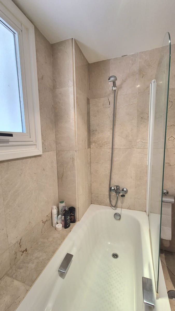 2 soverom Leilighet til salgs i Guadalmina med svømmebasseng garasje - € 425 000 (Ref: 9983940)