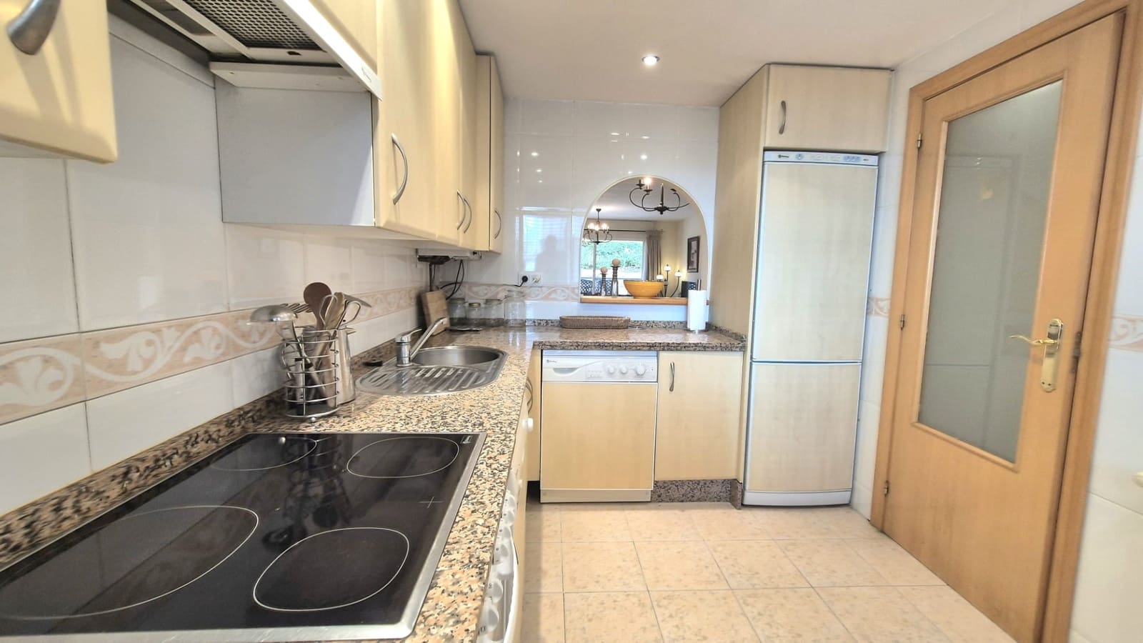 2 soverom Leilighet til salgs i Guadalmina med svømmebasseng garasje - € 425 000 (Ref: 9983940)