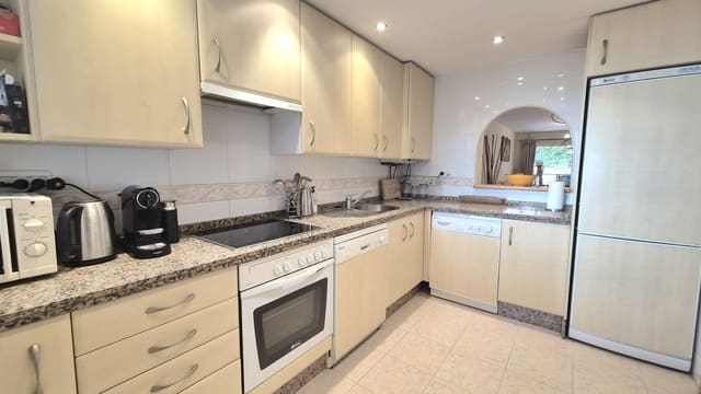 2 soverom Leilighet til salgs i Guadalmina, Marbella med svømmebasseng garasje - € 425 000 (Ref: 9983940)