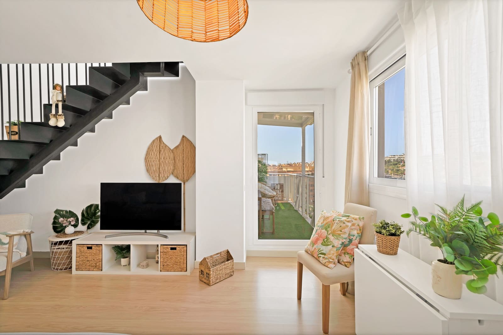 Ático de 3 habitaciones en Estepona en venta con piscina garaje - 649.000 € (Ref: 9996250)