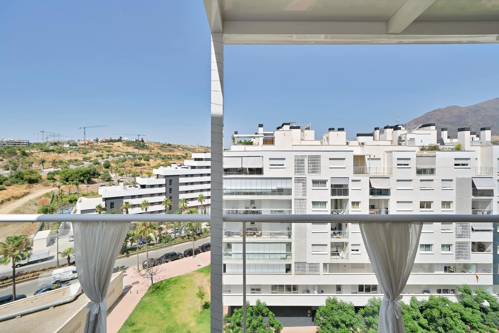 Ático de 3 habitaciones en Estepona en venta con piscina garaje - 649.000 € (Ref: 9996250)