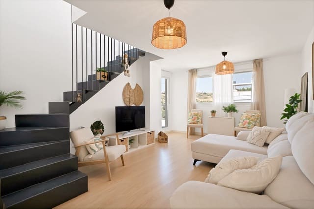 3 quarto Penthouse para venda em Estepona com piscina garagem - 639 000 € (Ref: 9996250)