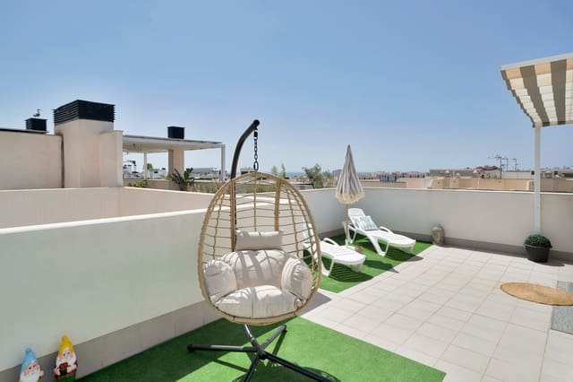 3 quarto Penthouse para venda em Estepona com piscina garagem - 639 000 € (Ref: 9996250)