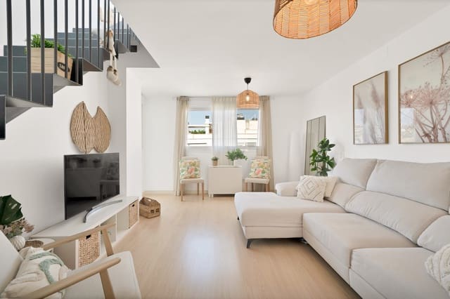3 quarto Penthouse para venda em Estepona com piscina garagem - 639 000 € (Ref: 9996250)