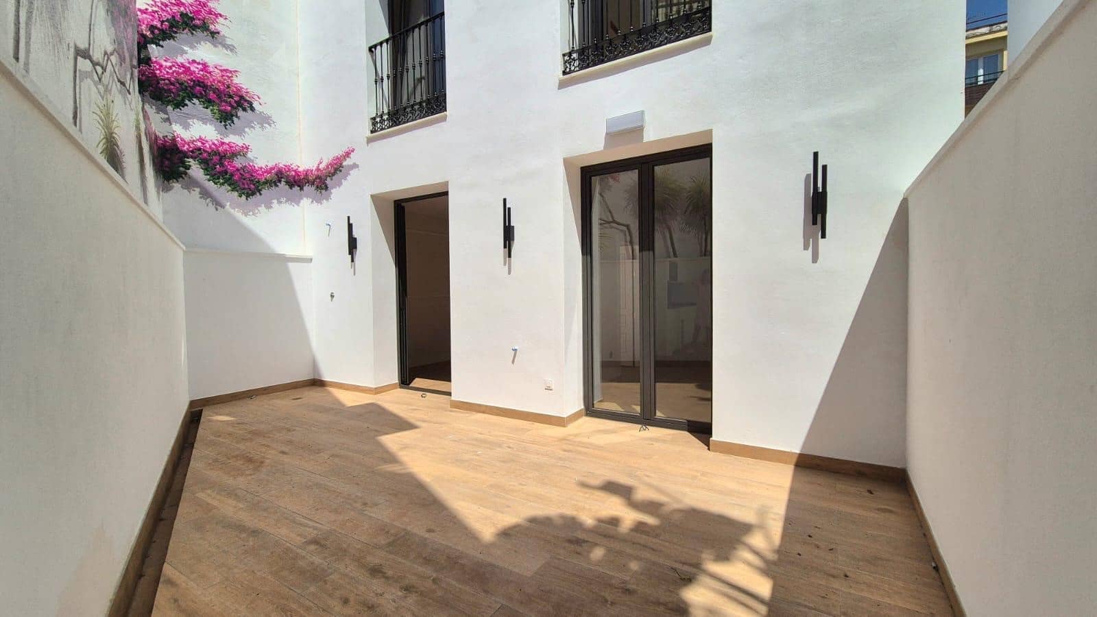9 sovrum Hotell till salu i Estepona med garage - 4 305 000 € (Ref: 9997908)