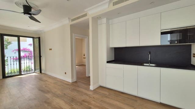 9 sypialnia Hotel na sprzedaż w Estepona - 4 305 000 € (Ref: 9997908)