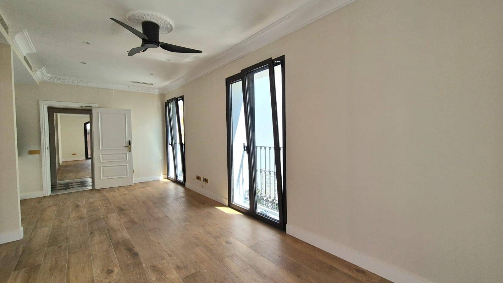 9 sovrum Hotell till salu i Estepona med garage - 4 305 000 € (Ref: 9997908)