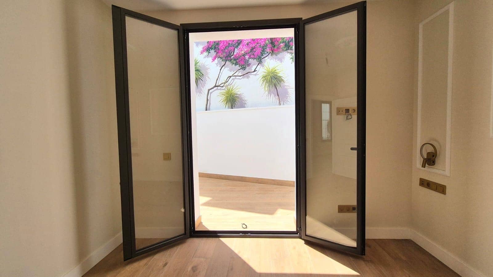9 sovrum Hotell till salu i Estepona med garage - 4 305 000 € (Ref: 9997908)