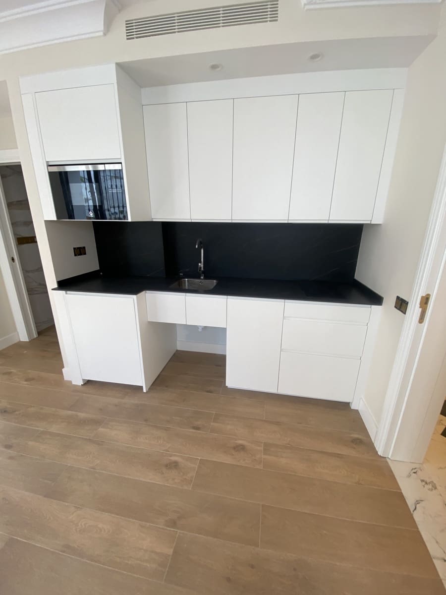 9 sovrum Hotell till salu i Estepona med garage - 4 305 000 € (Ref: 9997908)