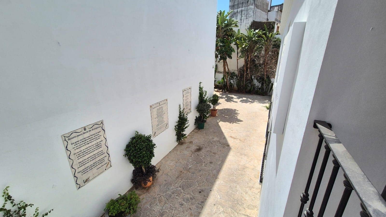9 sovrum Hotell till salu i Estepona med garage - 4 305 000 € (Ref: 9997908)