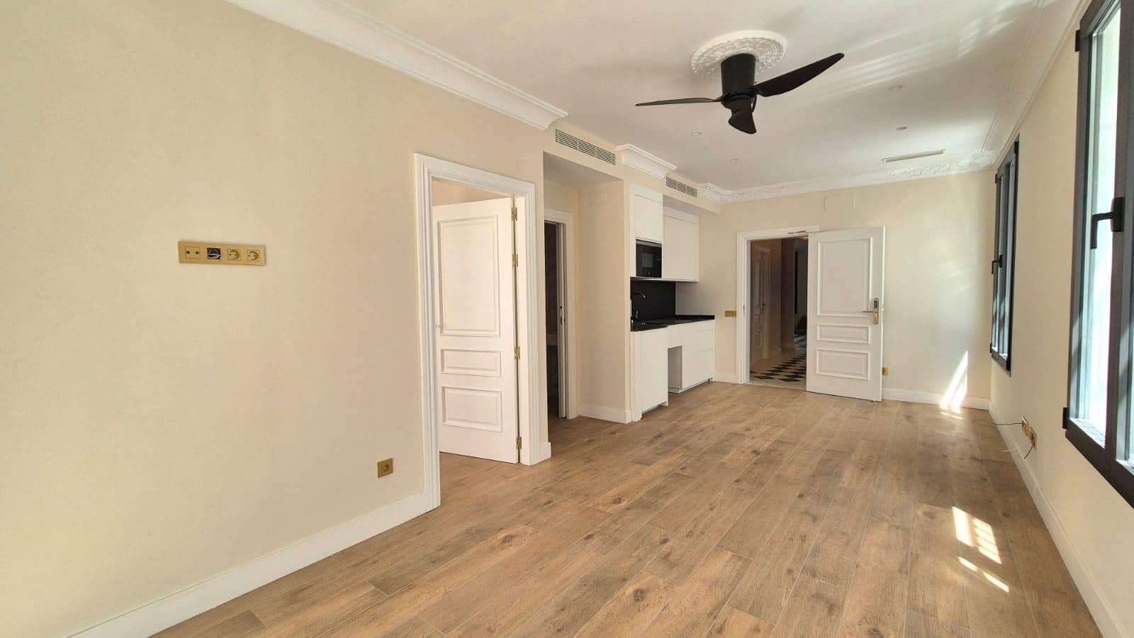 9 sovrum Hotell till salu i Estepona med garage - 4 305 000 € (Ref: 9997908)