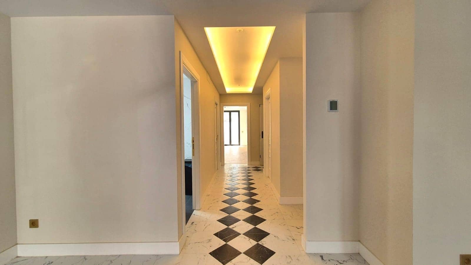 9 sovrum Hotell till salu i Estepona med garage - 4 305 000 € (Ref: 9997908)