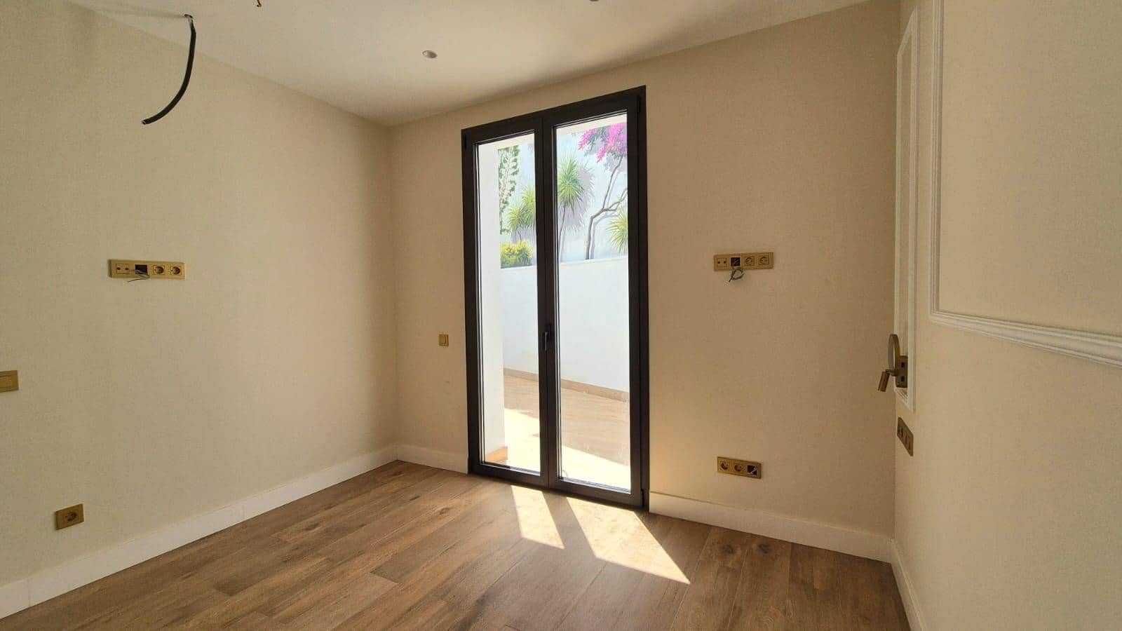 9 sovrum Hotell till salu i Estepona med garage - 4 305 000 € (Ref: 9997908)