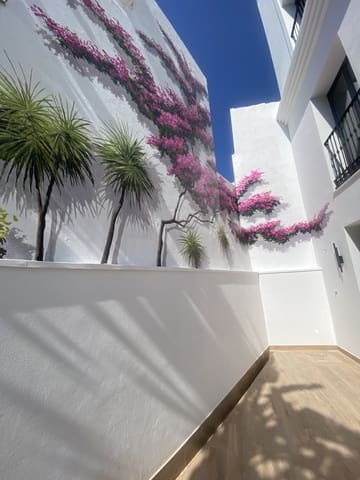 9 sypialnia Hotel na sprzedaż w Estepona - 4 305 000 € (Ref: 9997908)