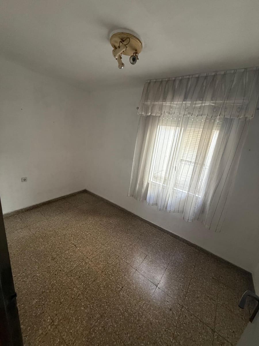 4 sovrum Lägenhet till salu i Valencia stad - 155 000 € (Ref: 9428008)