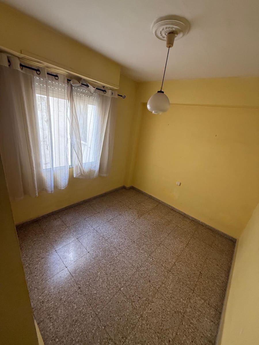 4 sovrum Lägenhet till salu i Valencia stad - 155 000 € (Ref: 9428008)