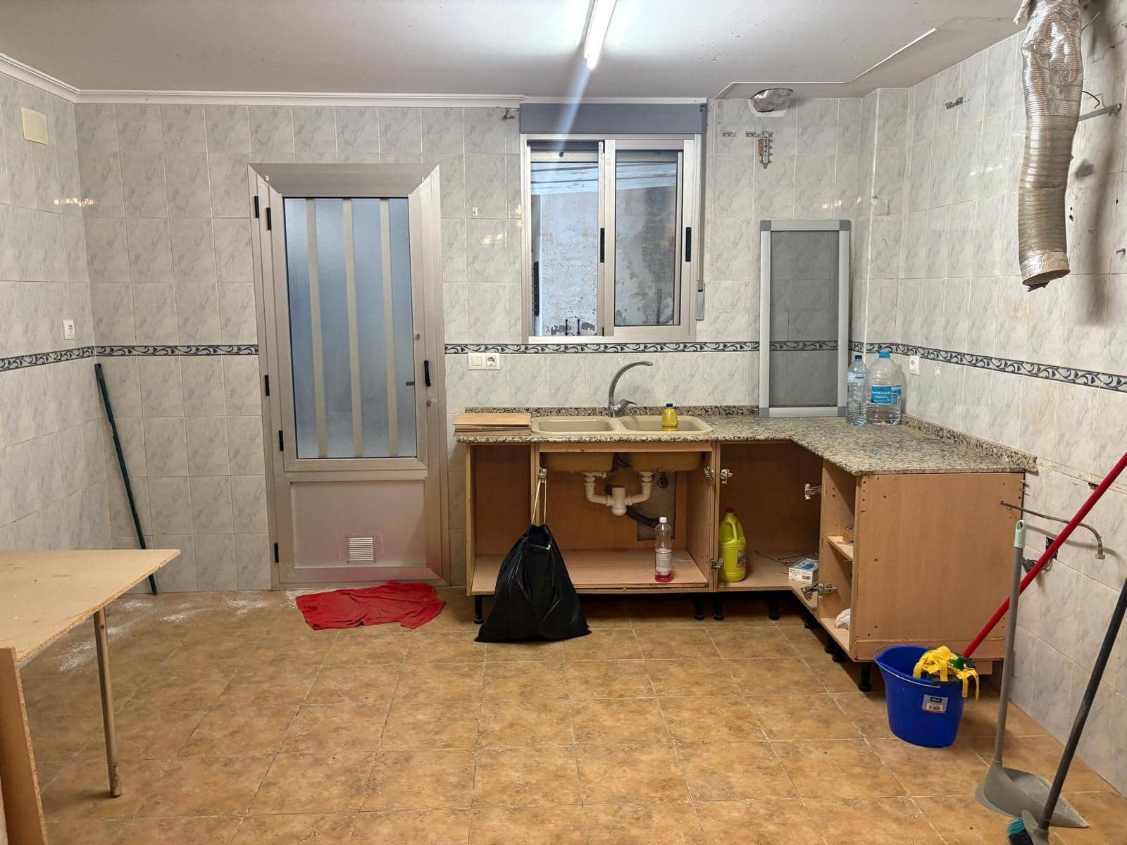 1 bedroom Commercial for sale in Catarroja - € 84,900 (Ref: 9428010)