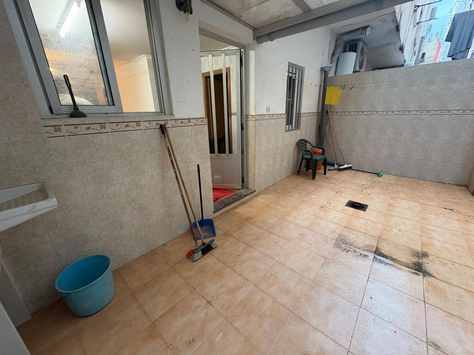 1 bedroom Commercial for sale in Catarroja - € 84,900 (Ref: 9428010)