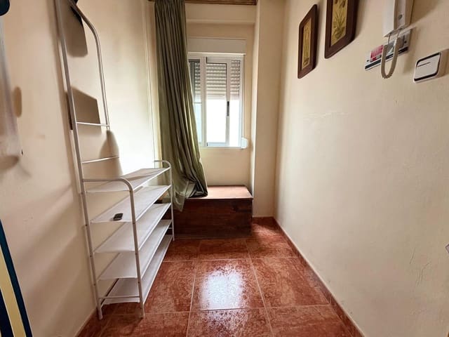 4 slaapkamer Flat te koop in Yátova - € 98.000 (Ref: 9428015)