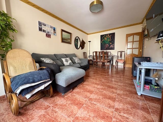 4 slaapkamer Flat te koop in Yátova - € 98.000 (Ref: 9428015)