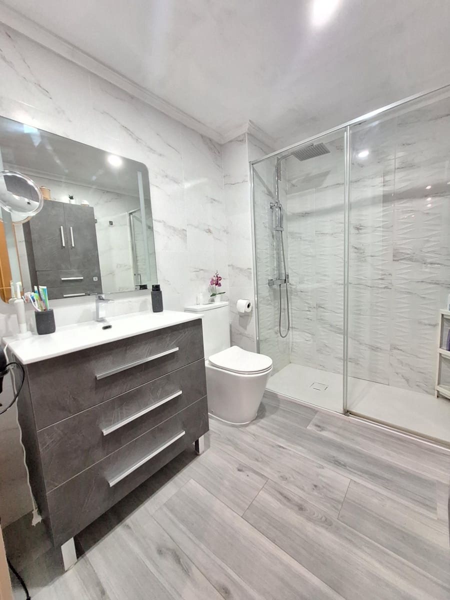 Piso de 3 habitaciones en Alfafar en venta - 230.000 € (Ref: 9428021)