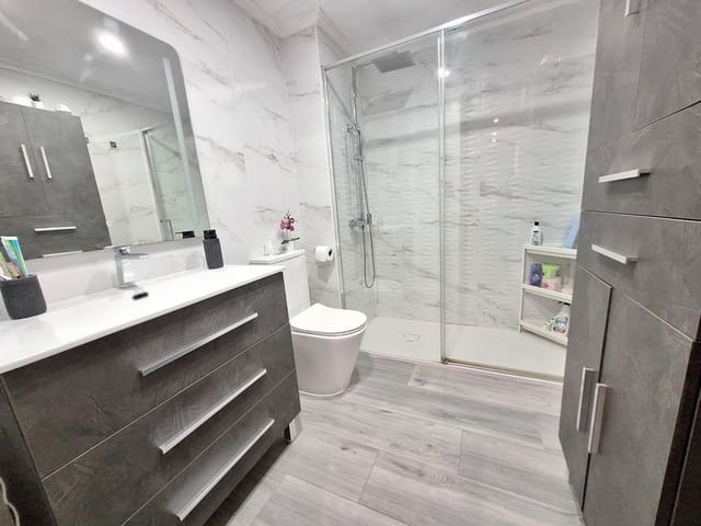 Piso de 3 habitaciones en Alfafar en venta - 230.000 € (Ref: 9428021)