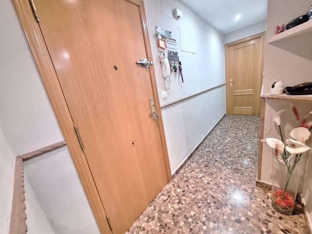 Piso de 3 habitaciones en Alfafar en venta - 230.000 € (Ref: 9428021)