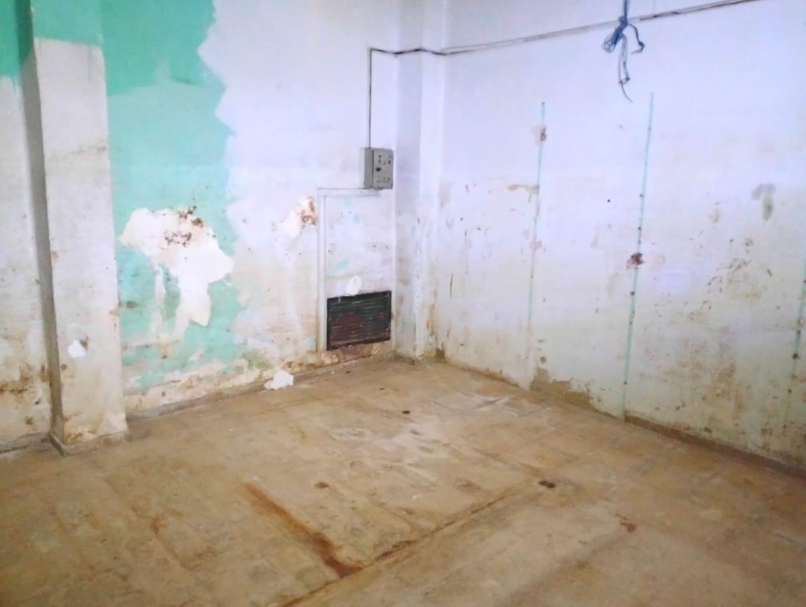 Commercieel te koop in Alfafar - € 120.000 (Ref: 9428025)